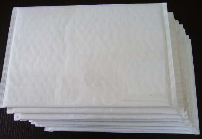 100 Piece Pack - 22.5cm x 15cm White Bubble Padded Envelope Bag Post Courier Shipping SMALL Self Seal